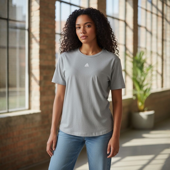Reebok Tops - Reebok Gray Women's Short Sleeved T-Shirt Size XL